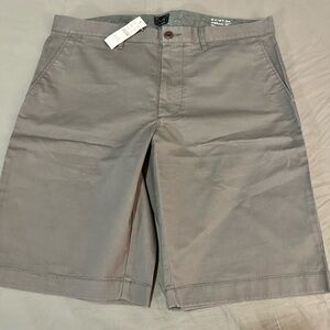 Men's medium gray J.Crew shorts and a size 34